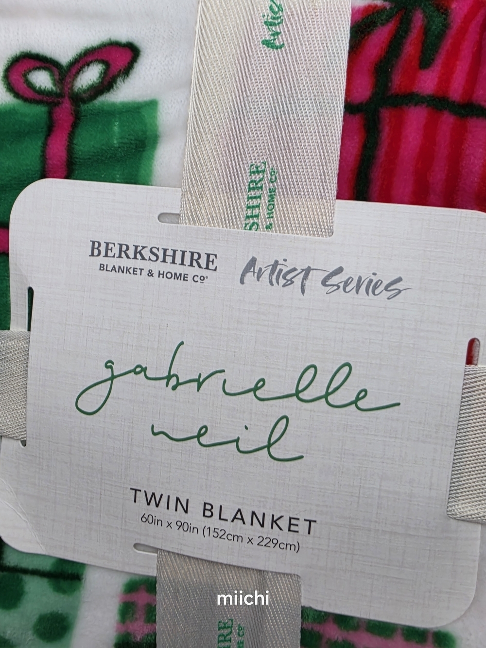 Berkshire Gabrielle Neil Twin Blanket Gifts - Picture 3 of 9